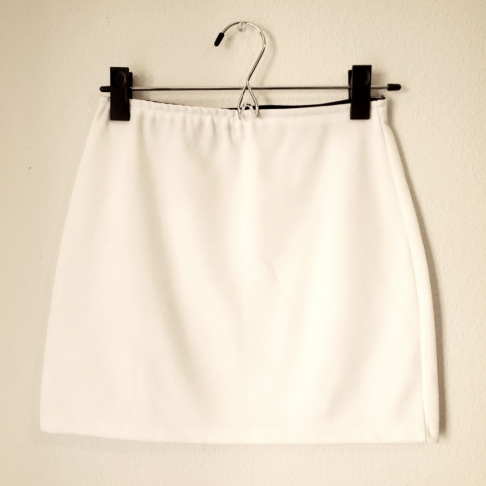 Brand New Korean Fashion Pure White Bodycon Mini Skirt - One Size